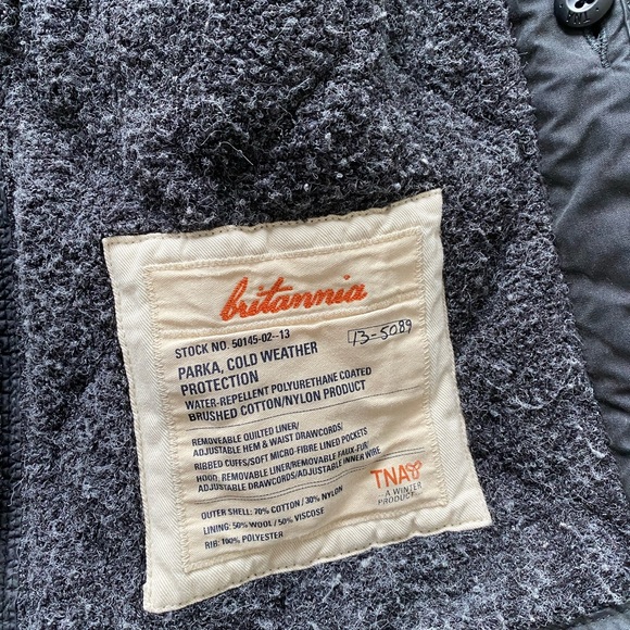 Aritzia TNA Britannia Fleece Lined Parka in Combat Size S - Picture 7 of 8